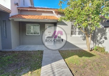 CASA 3 AMBIENTES CON DEPENDENCIA, JARDIN Y QUINCHO EN VENTA | PARQUE LURO